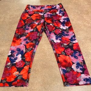 Womens KOS USA Capri leggings size small